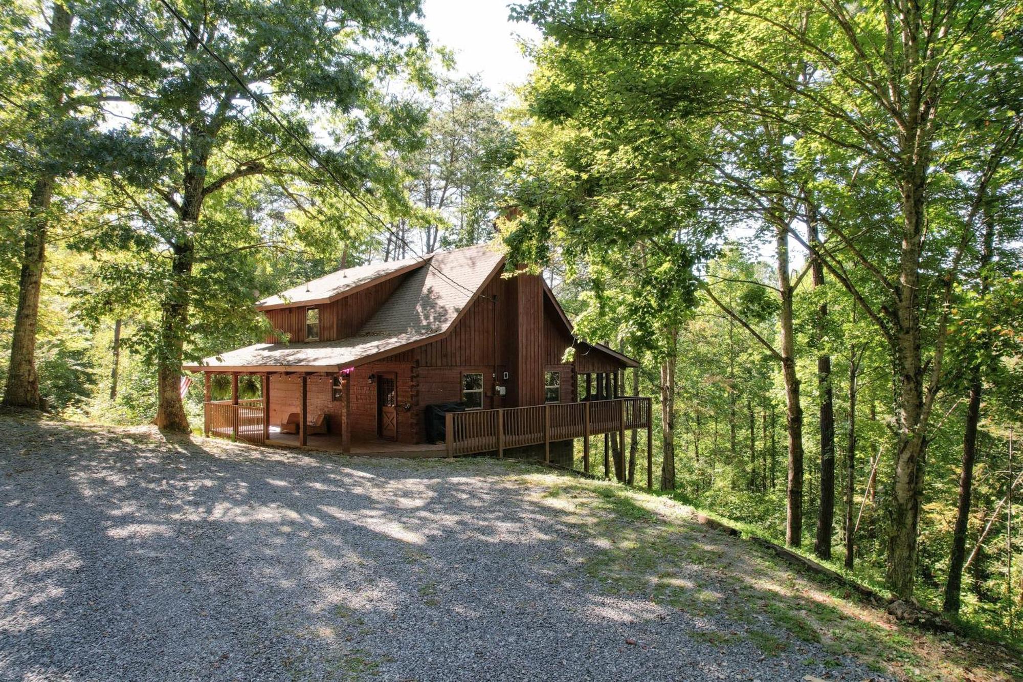 Dudley IV By Avantstay Cosy Cabin W Hot Tub Sweeping Views Pigeon Forge Exterior photo